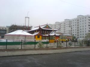 ungefaehr halb elf vor dem hotel