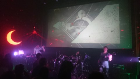 181102_moonshaped_02